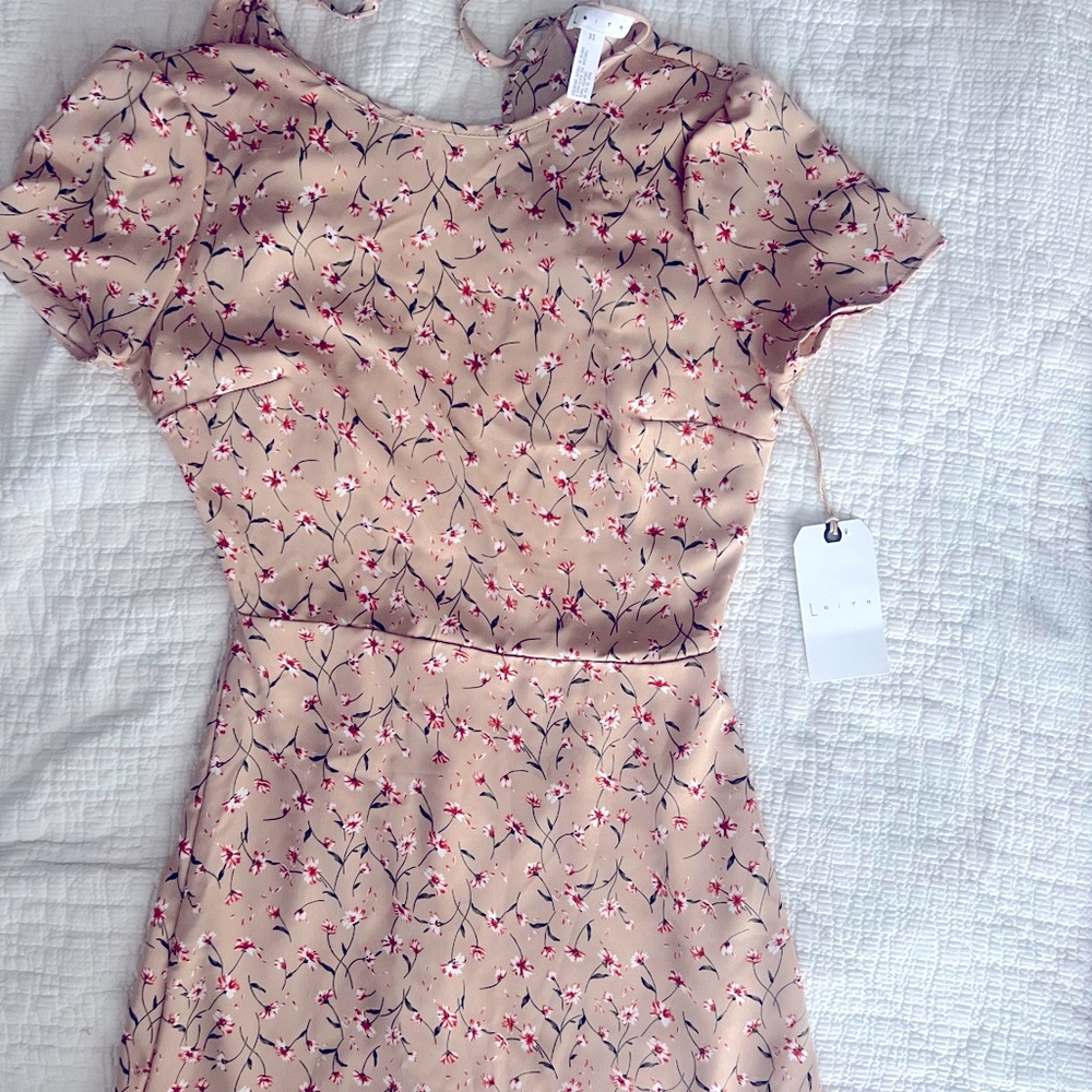 Key hole back floral dress